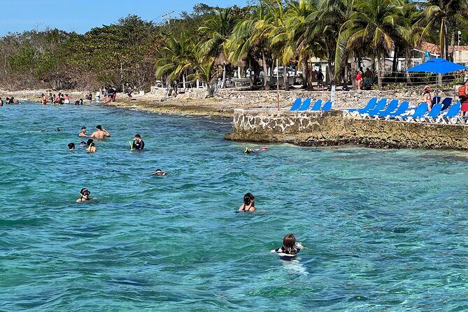 Money Bar Day Pass with Snorkel & Mexican Lunch - Lunch with a view: eating well after your swim
