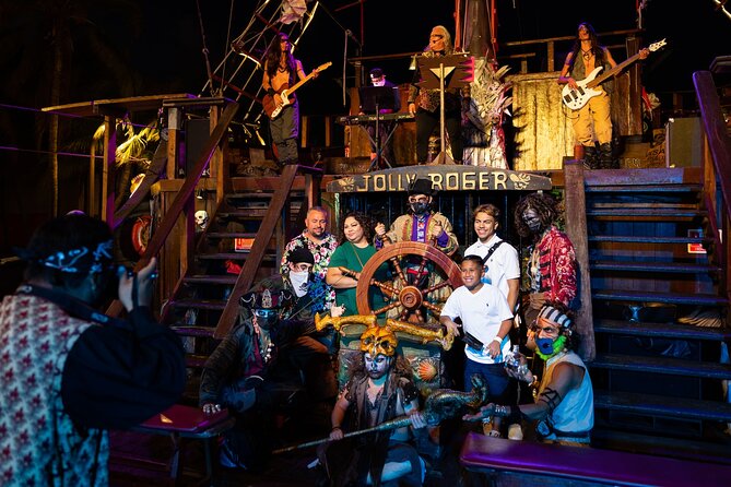 Night Pirate Show in Cancun aboard a Pirate Ship Lobster Dinner - Open bar and wine: how the drinks fit the vibe