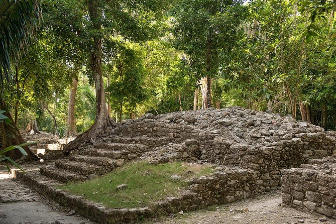 One Day Tour to Chacchoben Mayan City and Bacalar Lagoon with a Certified Guide - Bacalar Lagoon: Kayak Time, Lunch, and the Water Setup