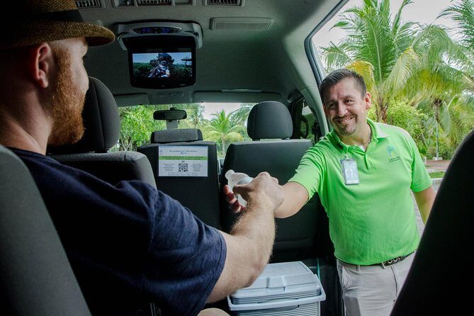 One-Way Private Airport Transfer Cancun & Riviera Maya - A private Cancun airport transfer that starts after customs