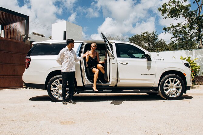 One Way Private Transfer Cancun Int Airport-Cancun Hotel Zone - Finding Your Driver Fast at Cancun International (Terminal by Terminal)