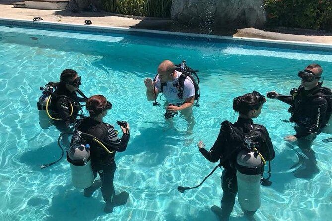 Open Water Diver course PADI in Cancun - Blue Dive ocean sessions: turning skills into real control
