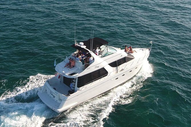 Playa Mujeres rent a Yacht 4hrs with Food and drinks aboard CA55 - Isla Mujeres Cruising: Reef El Meco and Around-the-Island Scenery