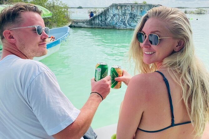 Pontoon Tour of the Bacalar Lagoon - Cenote Cocalitos: shallow water and stromatolites