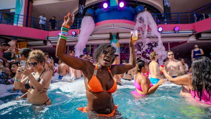 Premium Beach Party Coco Bongo - Where you meet: Coco Bongo by Plaza Forum