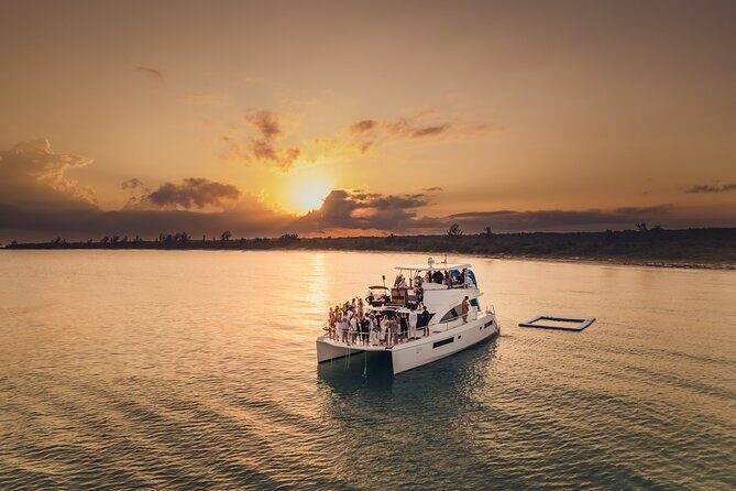 Private All Inclusive Sunset DJ Cruise – 51' Leopard Cancun - What this 4-hour DJ cruise feels like on a 51 Leopard