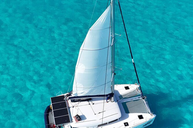 Private Catamaran Tour Super to Isla Mujeres - Cruising to Isla Mujeres with panoramic Caribbean views