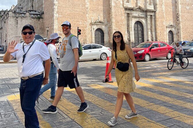 Private City tour Merida History plus Local Antojitos Tasting - Parque de Santa Lucía and Calle 60: a calmer walk with memorable architecture