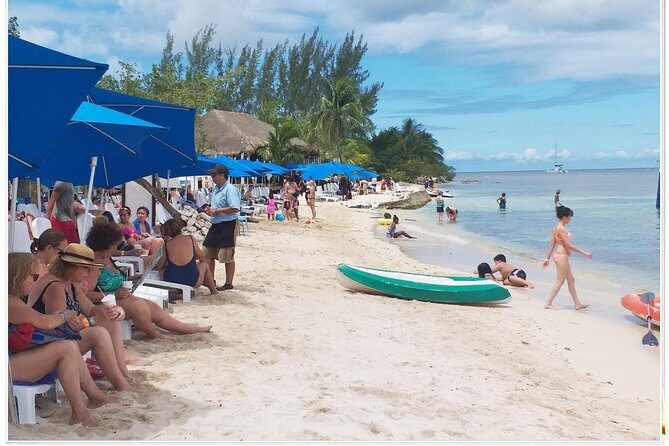 Private Cozumel Jeep Tour & Water Park, Kayaks, Paddle Board, Snorkel With Lunch - Aquarium Beach Club at Cozumel Park: Pool, Water Park, and Showers