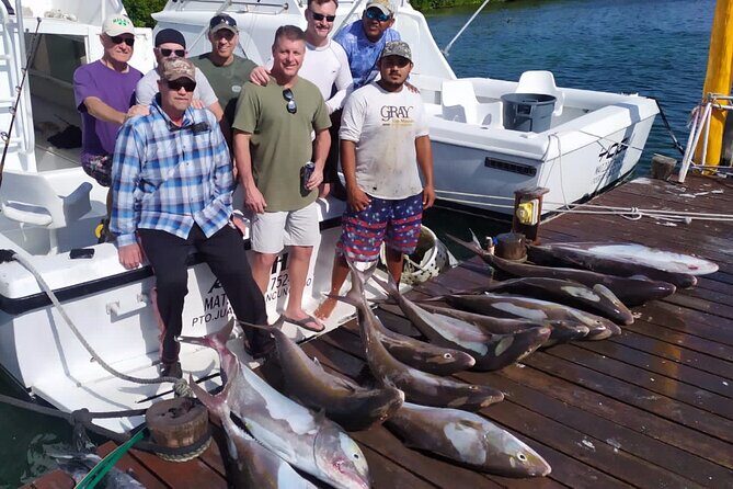 Private fishing charter Bertram 31ft 6 pax max if you don't fish you don't pay - What costs extra: licenses and the dock fee