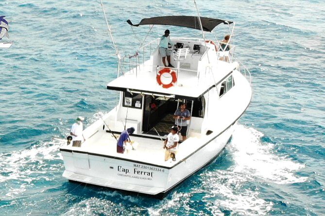 Private fishing charter Boat 48ft 12 pax Good Marlin and Sailfish - Crew Performance: The Difference Between a Fun Day and a Great One