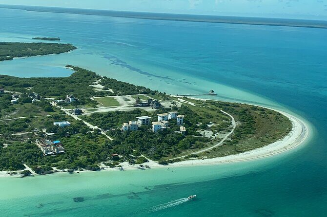 Private flight to Holbox from Cancun - Price and value: $1,000 per group can make sense