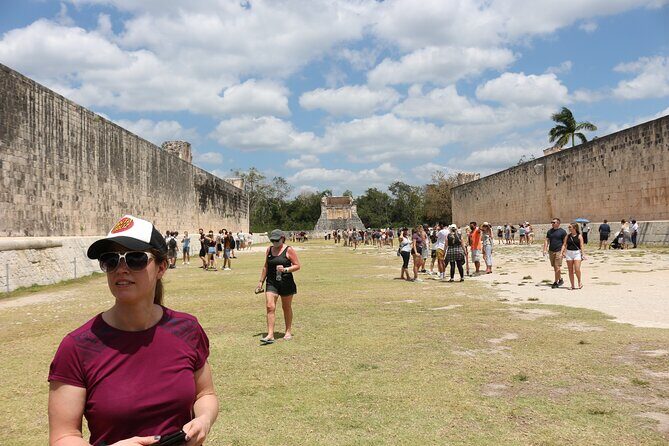 Private Full-Day Guided Chichen Itza Tour with Lunch - Valladolid breaks up the day: town square and Saint Bernadine convent