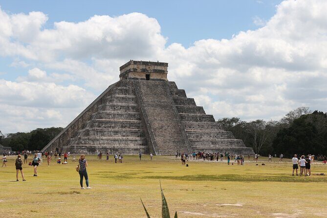 Private Full-Day Guided Chichen Itza Tour with Lunch - Private guide magic: less waiting, more question time, better photo moments
