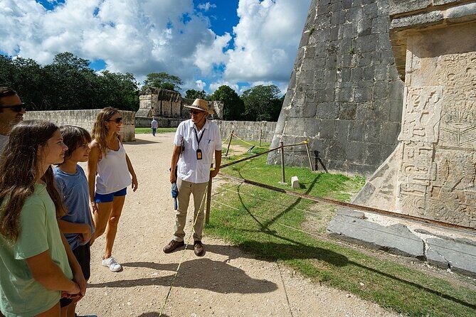 Private Historical Tour in Chichen Itza and Izamal - Chichen Itza with an accredited guide and real free time