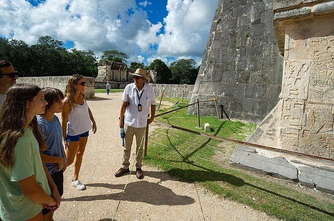 Private Historical Tour in Chichen Itza and Izamal - Izamal: seeing the three cultures in 2 guided hours