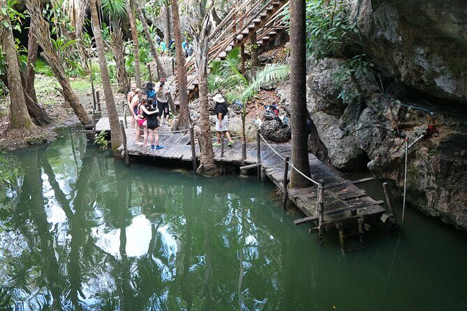 Private Jeep Cenotes Expedition in Cozumel – Swim & Mayan Park - Stop 3: Playa Publica San Martín Fajitas and a Beach Reset