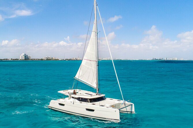Private Luxury Catamaran Cancun to Isla Mujeres | For up to 30 pp - Marina Las Perlas check-in and the rhythm of a 4-hour day