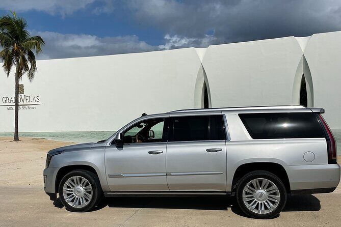 Private Luxury Transfer from Airport to Playa del Carmen - Luxury Touches Onboard: Towels and Drinks (When It’s Right)