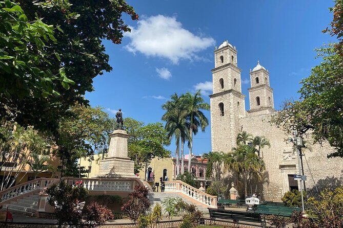 Private Merida Tour on a Budget - Best Rated - Parque Hidalgo and Plaza Grande: Where You Reset and Look Around