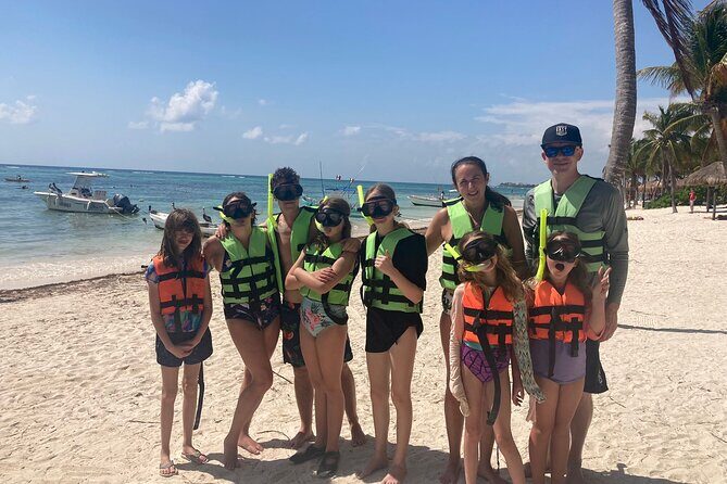 Private Responsible Experience with Turtles (groups of 3 plus) - Why Akumal turtles and a small group of 3+ feels calmer