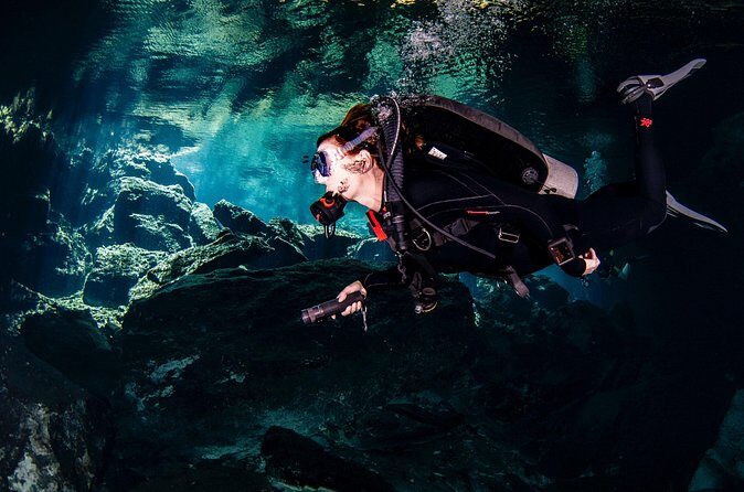 Private Scuba Diving in Cenote around Playa del Carmen - The in-between time: water, lunch, and gear care