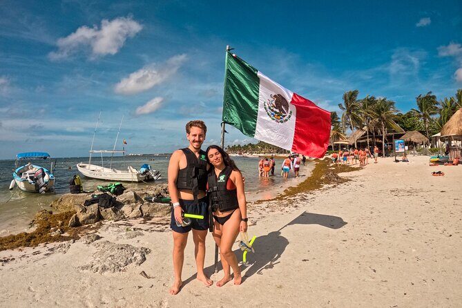 "Private snorkeling with turtles in Akumal + Photos included" - Facilities at the Beach: Showers, Lockers, and Bathrooms