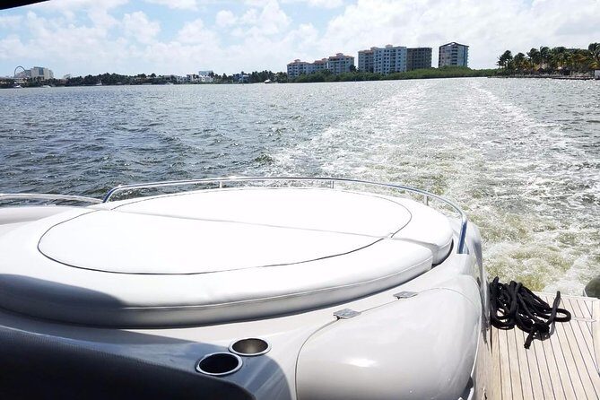 Private SUNSEEKER 60 Yacht Experience for up to 20 Guests - Restroom on Board: A Small Detail That Changes the Feeling