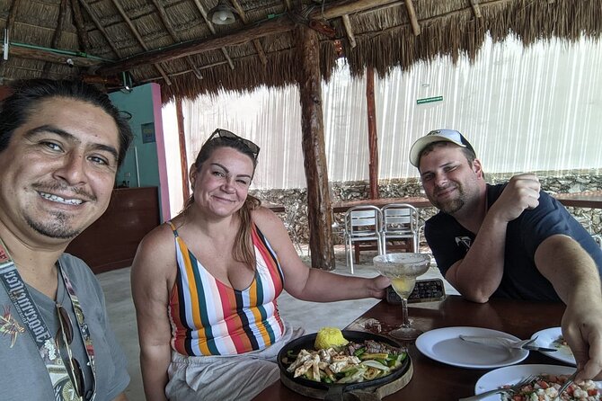 Private Tacos and Bar Hopping Tour in Cozumel - Pickup at the Cruise Piers: Finding Your Guide Without Stress