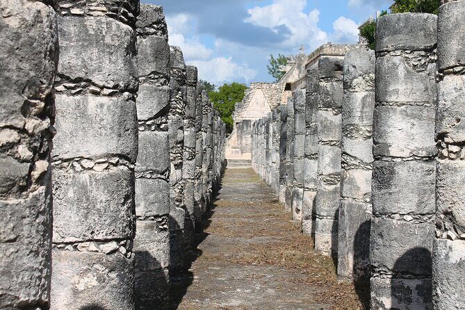 Private Tour Chichen Itzá and Cenote plus Valladolid Magic town - The 7:00 am Pickup and the Comfortable Mérida Start