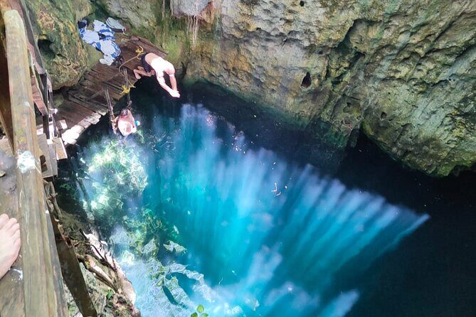 Private Tour Chichen itza and Cenote with lunch included - Lunch included at the cenote: buffet style with real options