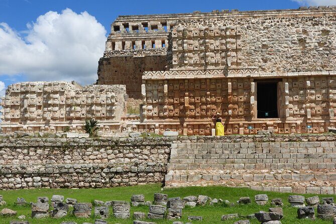 Private Tour Kabah & Uxmal Ruins plus Mayan Workshop Experience - Kabah’s Codz Pop temple and the Puuc rival story