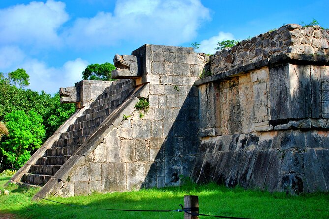 Private Tour Of Chitzen Itza with a Licensed Guide - Why a private licensed guide beats doing this solo