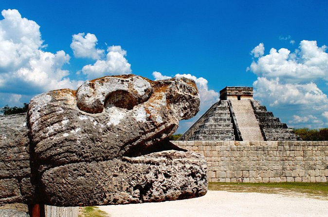 Private Tour Of Chitzen Itza with a Licensed Guide - El Caracol observatory: the spiral stair tower