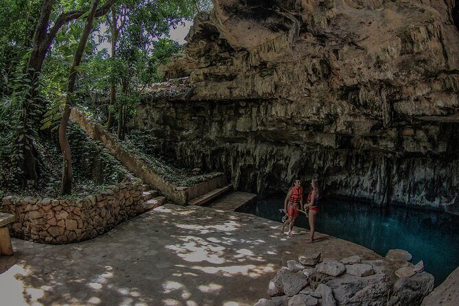 Private tour Uxmal Ruins plus Mucuyche Hacienda and Cenotes - Regional cuisine time: using your lunch break well