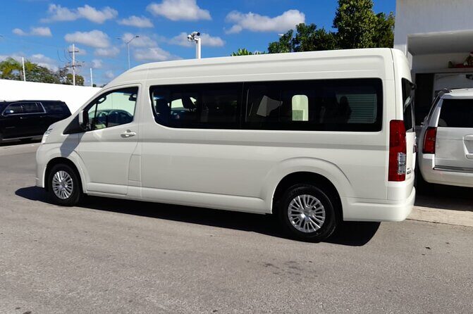 Private Transfer from Cancun Airport to Cancun Hotels - A private Cancun airport transfer that actually feels private