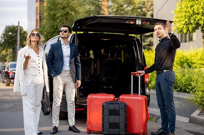 Private Transfer to and from CUN Cancun International Airport - The Car, the Driver, and Those Small Comfort Details That Add Up