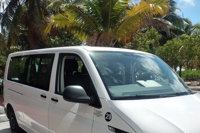 Private Transportation from the Airport to the Cancun hotel zone - Pickup at Cancun International Airport: the meeting point routine