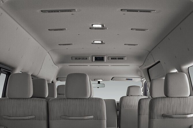 Private Transportation to Cancun Airport - On the Road: What the Vehicle and Driver Setup Means for You