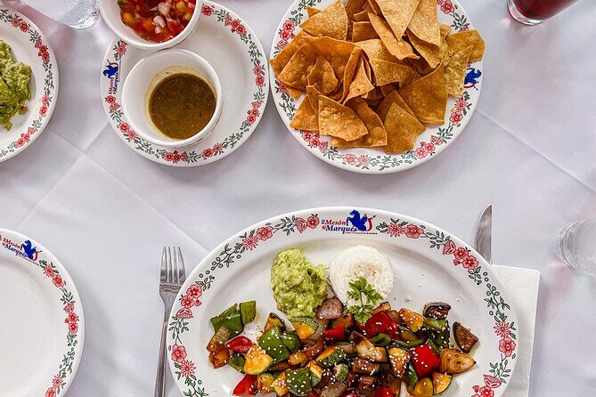 Private World Wonder Discovery Tour in Chichen Itza, Cenote and Valladolid - Valladolid on foot: colonial colors and a lunch that’s already handled