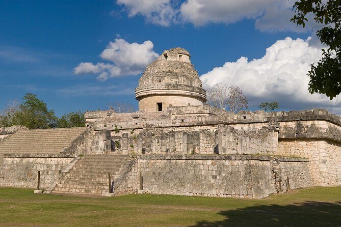Private World Wonder Discovery Tour in Chichen Itza, Cenote and Valladolid - Group size, privacy, and health precautions you should expect