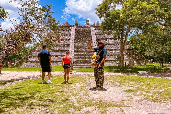 Private World Wonder Discovery Tour in Chichen Itza, Cenote and Valladolid - Cenote Xux Ha: the swim break that makes the whole day feel lighter