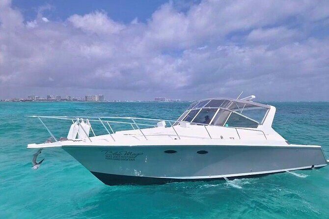 Private Yacht Cancun 42ft up to 8 people - A 42ft private yacht that keeps Cancun simple