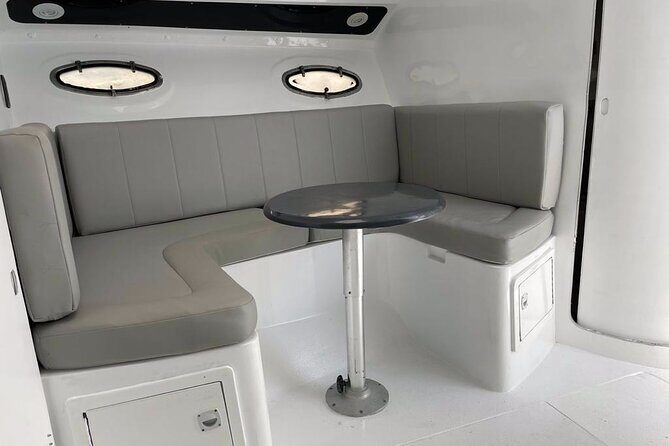 Private Yacht Cancun 42ft up to 8 people - Meeting point in the Hotel Zone: easy start, easy end