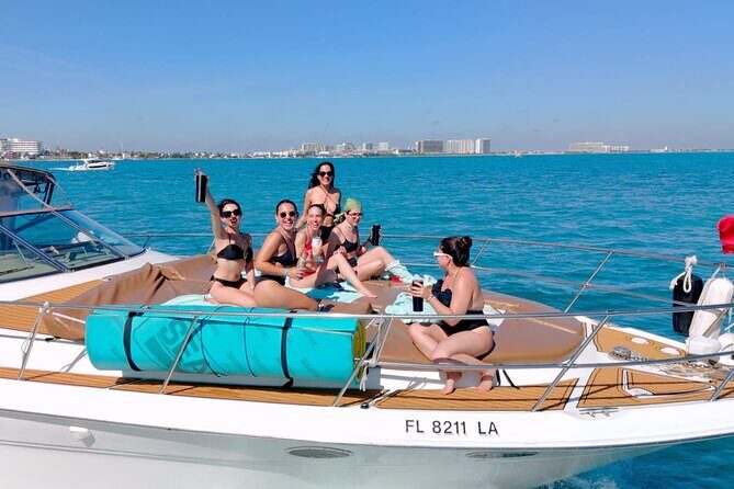 Private Yacht Rental Cancun Up to 15 passengers Isla Mujeres - Drinks, food, and the little extras that change your day