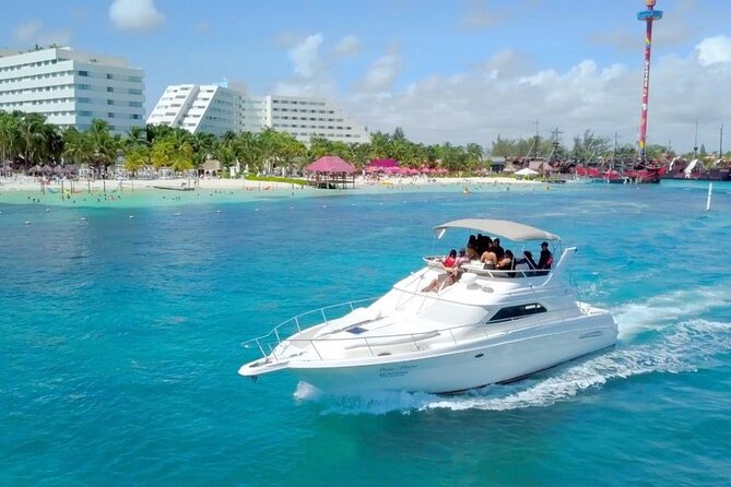 Private Yacht Rental Sea Ray 46ft Cancun 23P3 - Meeting at Calle Sunset Marina and making the day feel easy