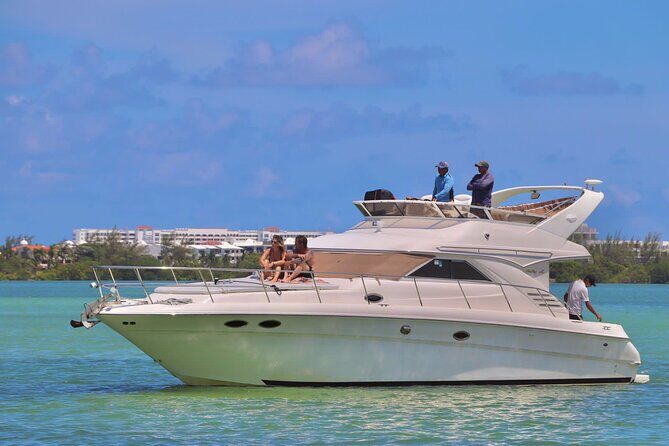 Private Yacht SeaRay 46ft Cancun 25P17 - Choosing 2 Hours vs 4 Hours: What Changes on the Water