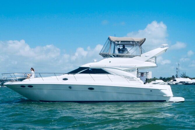 Private Yacht SeaRay 46ft Cancun 25P17 - What’s Included (and What You’ll Pay For Anyway)