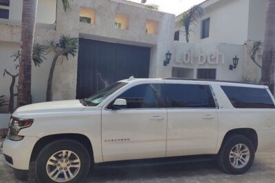 Puerto Morelos Luxury Transportation From & To Cancun Airport - Inside the luxury van: comfort, A/C, and a private group size that matters