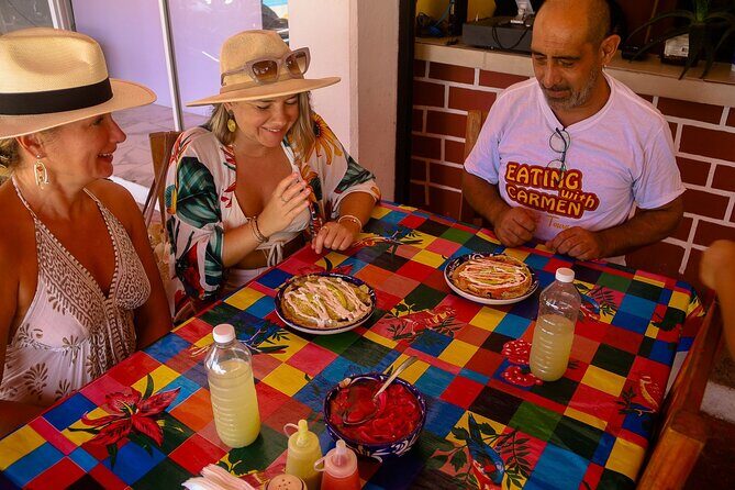 Puerto Morelos Walking Food Tour - Stop 3 at Caoba & Almendro: Quesadillas With Cheese and Filling Choices